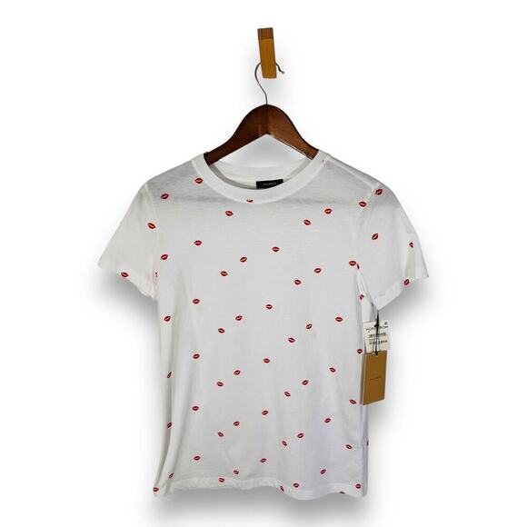 Halogen T Shirt Red Lips Print Size Small - Picture 2 of 9